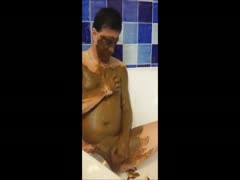 Guy loves to taste his shit after covering his body with it